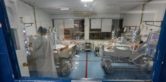 camas críticas para pacientes con COVID-19
