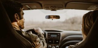 Consejos para evitar molestias corporales al realizar viajes largos en auto en estas vacaciones