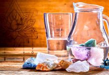 Cuarzos curativos en agua permiten balancear mente, espíritu y alma 