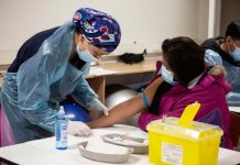 Estudio muestra que vacuna AstraZeneca aumenta en 15 veces los anticuerpos tras dosis de refuerzo