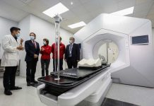 Subsecretarios de Redes Asistenciales y de Salud Pública visitan instalaciones de Acelerador Lineal del Hospital Base de Valdivia