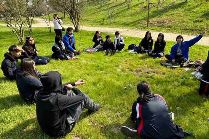 Más de 100 estudiantes participaron de talleres en la naturaleza para promover una buena salud mental