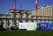 Laboratorio científico móvil de la UTalca inauguró Festival de las Ciencias en La Moneda