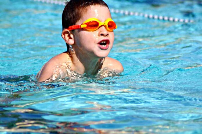 Entregan consejos para prevenir enfermedades relacionadas con las piscinas