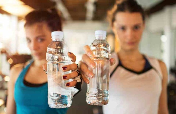 Micro plásticos en Botellas de Agua