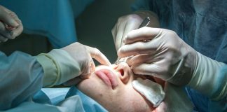 Sólo el 47% de quienes realizan cirugías plásticas en Chile son profesionales certificados