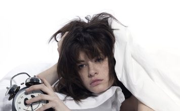 ¡Chile no duerme! Estrés y ansiedad afectan el descanso de la mayoría de los chilenos