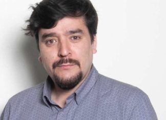 Adolescentes uso de pantallas al comer incentiva el consumo de alimentos ultraprocesados