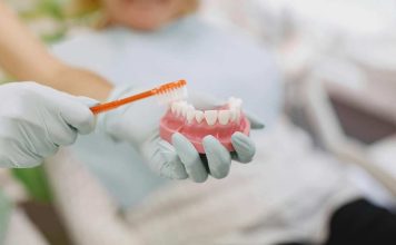 La salud bucal, una deuda pendiente: Más del 99% de los adultos mayores chilenos ha sufrido de caries