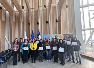 Seremi de salud realiza primera jornada de formación de líderes comunitarios en tenencia responsable de mascotas en Puerto Williams