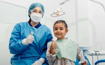 El rol clave de los padres en la formación de hábitos de higiene: El 70% de los niños menores de seis años tiene caries en Chile
