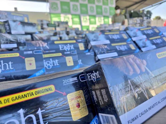 Estudio MIDE UC: 83% de las personas afirma que los cigarrillos ilegales se consiguen sin dificultad