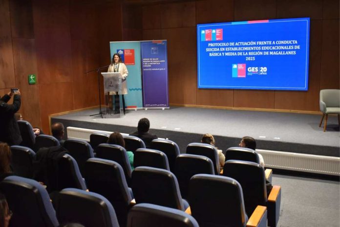 SECTOR SALUD Y EDUCACION INICIAN PRESENTACION DE PROTOCOLO ACTUALIZADO EN COMUNIDADES ESCOLARES PARA ENFRENTAR CONDUCTAS SUICIDAS EN SUS ESTABLECIMIENTOS