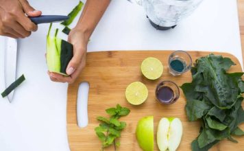 Su cocina: Comida, conversación y lesiones en las manos