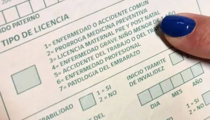Con licencia para defraudar: el escándalo de los 25 mil funcionarios públicos que indigna a todo Chile
