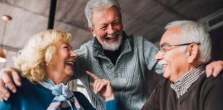 Tecnología al servicio de los adultos mayores: experiencias globales y una solución chilena con impacto regional