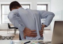Dolor de espalda en trabajadores de oficina: terapias innovadoras permiten tratar lesiones sin recurrir a cirugía