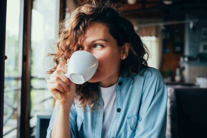 Estudio revela que tomar café podría ayudar a cuidar tu hígado