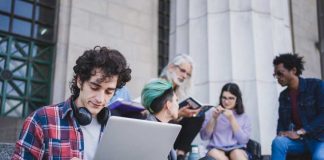 Universitarios colombianos muestran mayor resiliencia, bienestar psicológico y satisfacción familiar que los chilenos