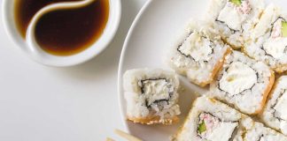 El sushi que comemos habla de nosotros: Chile, el país de los rolls de palta, queso crema y el pollo apanado