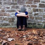 1 de cada 3 chilenos se siente solo: ¿Qué revela esta cifra y cómo abordarla?