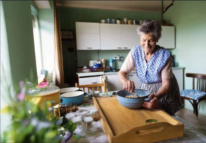 Fuerza laboral envejecida: entre la extensión de la vida laboral y la informalidad persistente