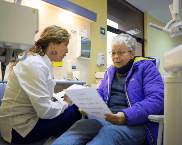 Programa de Odontogeriatría de la UTalca es el primero de su tipo acreditado en Chile