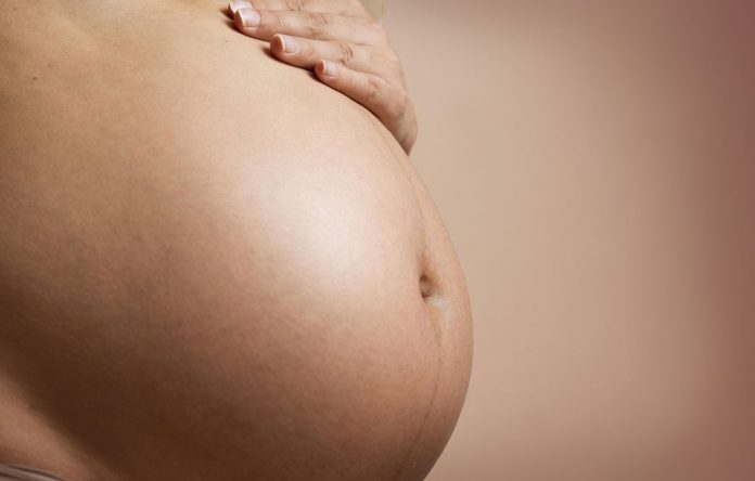 ¿Por qué la listeria puede ser más peligrosa para las embarazadas?