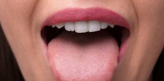 ¿Sabes realmente cómo limpiar tu lengua Especialista entrega indicaciones para una correcta higiene