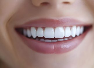 5 alimentos que limpian tus dientes y que no sabías