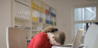 Cambio de hora en Chile: cómo afecta a las personas neurodivergentes y consejos para una mejor adaptación