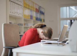 Cambio de hora en Chile: cómo afecta a las personas neurodivergentes y consejos para una mejor adaptación