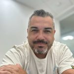 Conversar con una IA para no sentirse solo: ¿Avance o advertencia?