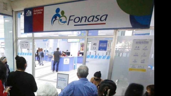 Corte suprema ordena a Fonasa y MINSAL financiar terapia para mujer con enfermedad tras agravamiento