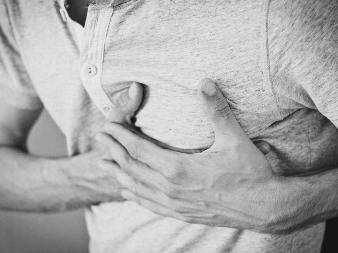 Crecen ingresos a urgencia por infartos al corazón en Chile