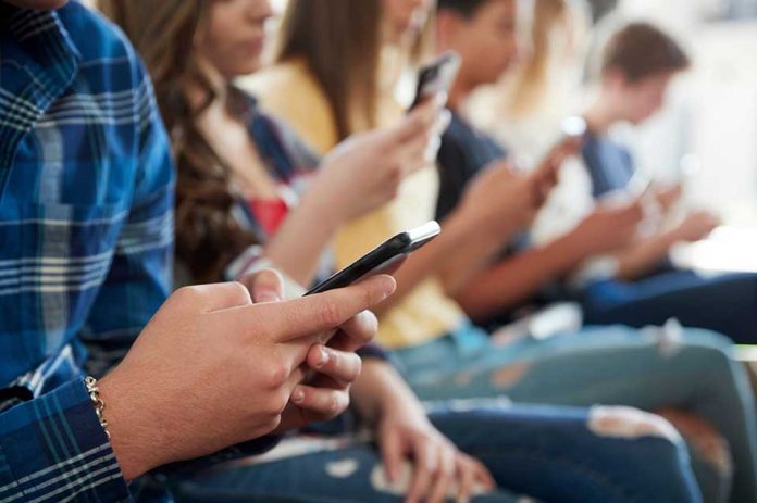 Demencia digital: el nuevo riesgo neurológico que amenaza a niños y jóvenes