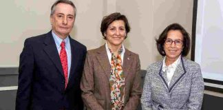 En UDLA ministra de Salud, exministros y exautoridades de gobierno se reúnen en presentación del libro “20 años del AUGE desde sus actores