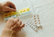 Pastilleros: el aliado que puede salvarte de un olvido… o ponerte en riesgo
