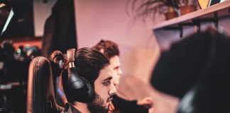 Riesgo de pérdida de audición y tinnitus en jóvenes 'gamers'