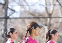 Un paso más con “Mujeres, nunca bajemos los brazos” y una media maratón para la historia