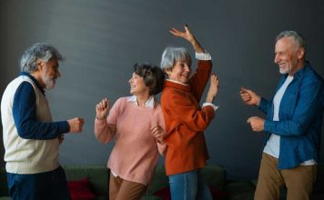experta aconseja bailar para cuidar el corazón en la tercera edad