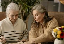 Alzheimer: Señales tempranas que van más allá de la memoria