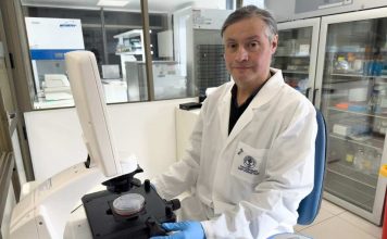 Científico puertomontino lidera investigación que vincula microplásticos con el cáncer de mama