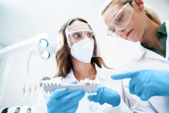 Cuando el deporte golpea la sonrisa: hasta 61% de los atletas sufre traumatismos dentales