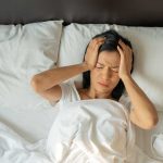 Mal dormir en Chile: Un 79% atribuye sus problemas de sueño a temas laborales, económicos y personales