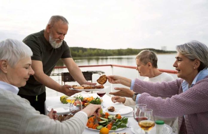 Recomendaciones de alimentación para personas mayores en Fiestas Patrias