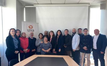 UDLA y ONG Vivir Consentidos firman convenio para impulsar investigación en envejecimiento activo