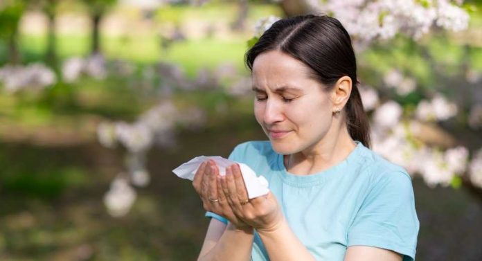 Ya llegaron las alergias primaverales ¿pueden afectar la salud de nuestros oídos