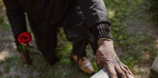 Vivir la muerte desde el amor: experta entrega claves para acompañar el duelo y transformar el dolor en aprendizaje