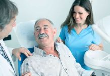 Brechas en acceso y prevención alejan a Chile de la meta 20-80 en salud bucal